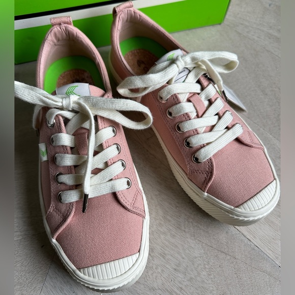 CARIUMA OCA Low Rose Canvas Sneakers sz 7 NWT Brand New In Box - Picture 4 of 7